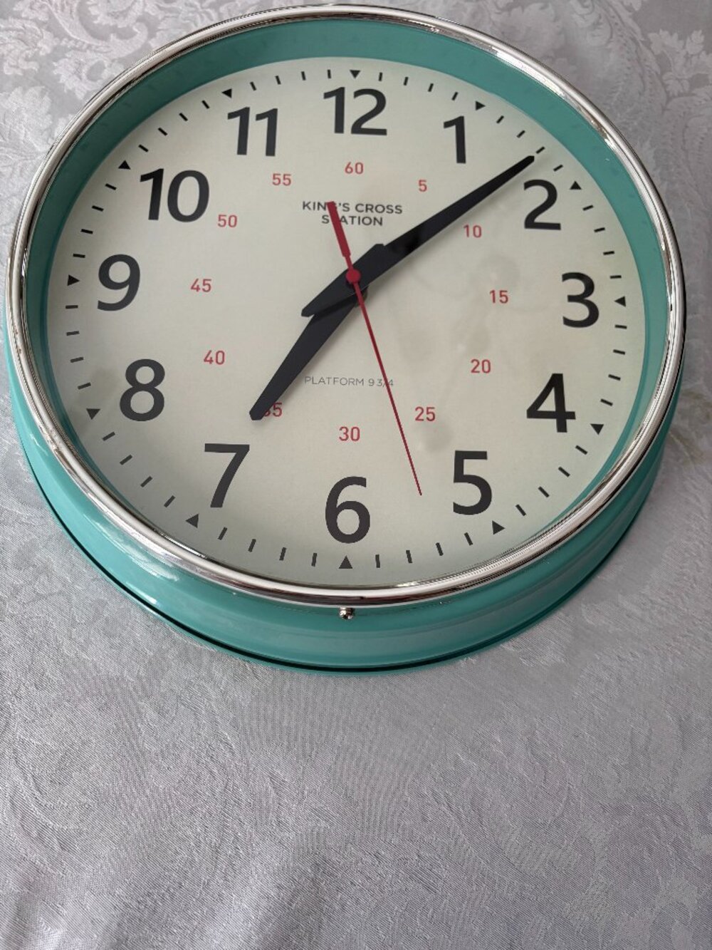 King's Cross 9 3/4 Nod To Harry Potter Quartz Turquoise Clock Works Great